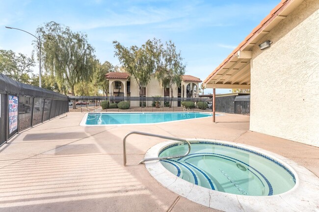 Building Photo - 4441 Rich Dr