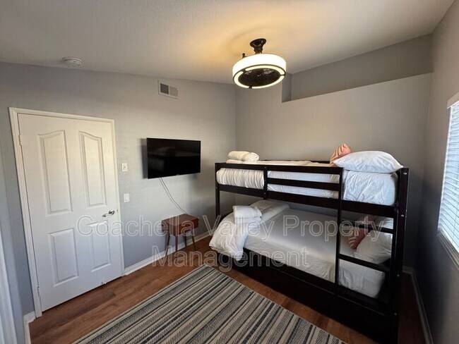 Building Photo - 44060 Dalea Ct