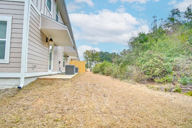 Building Photo - New construction townhome in NE Pensacola!