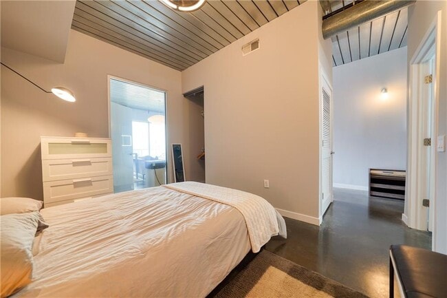 Building Photo - 620 Glen Iris Dr NE