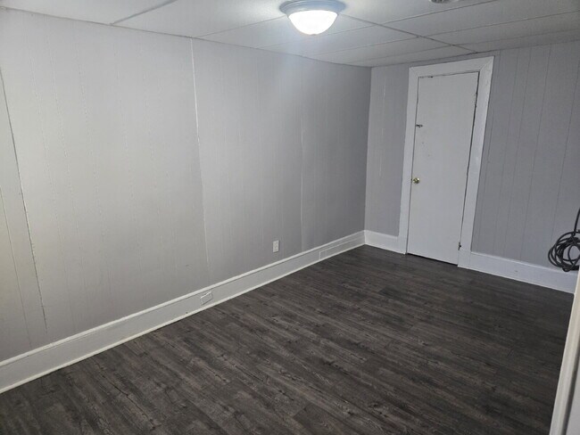 Building Photo - "3-Bedroom Home on Larkwood Ave – Spacious...