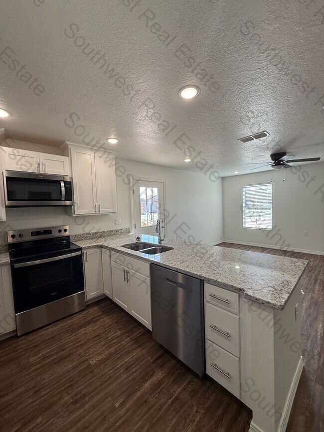 Building Photo - 2135 Bobwhite Ct