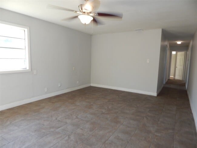 Building Photo - 206 Arnett Ln