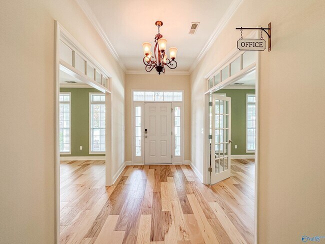 Building Photo - 2303 Palisades Ct SW