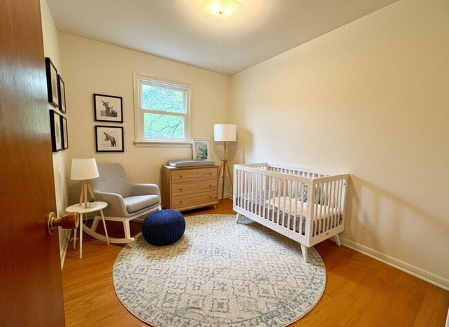 Building Photo - 3 Bedroom 1.5 Bathroom in Harrisburg -Cent...