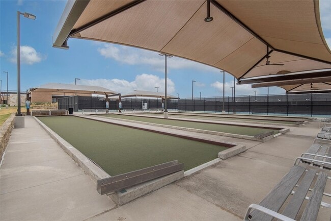 Building Photo - 7633 Rampart Dr