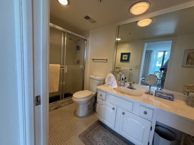 Building Photo - 7738 Lakeside Blvd