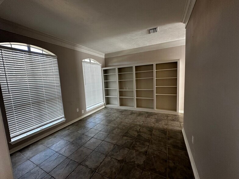Building Photo - 4103 Pebble Beach Dr