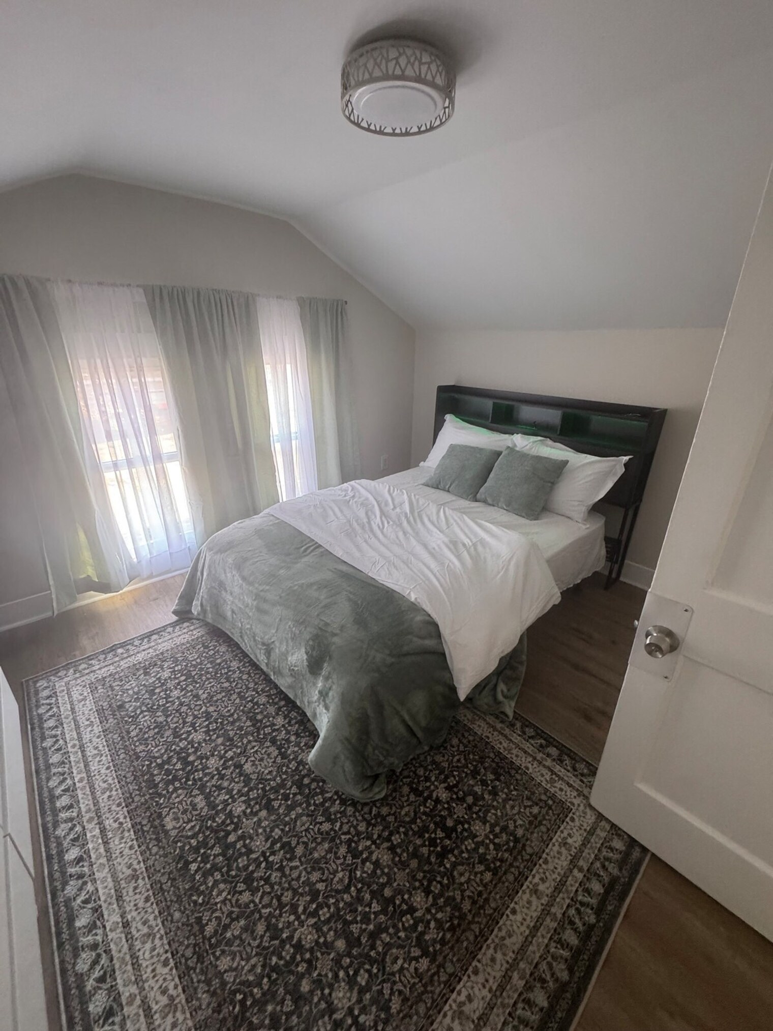 Building Photo - 1106 Central Ave