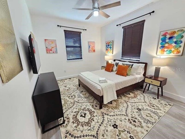 Building Photo - 2075 Jewell Ave