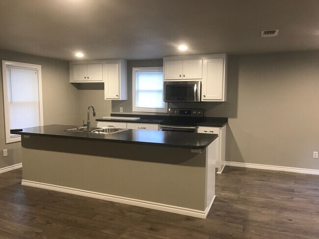 Building Photo - 1541 Ranger Hwy