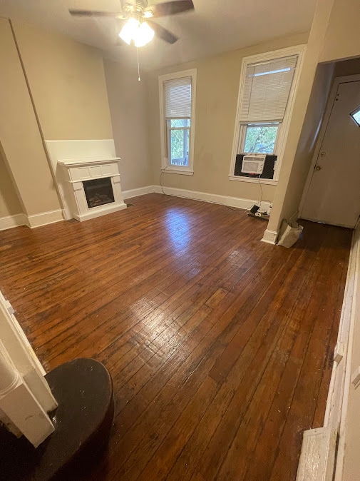 Living Room w/ Electric Fireplace - 4224 Powelton Ave