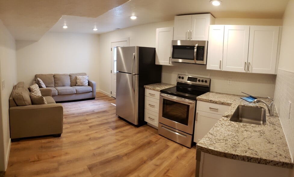 Kitchen/Living Room - 587 HILLSIDE DR