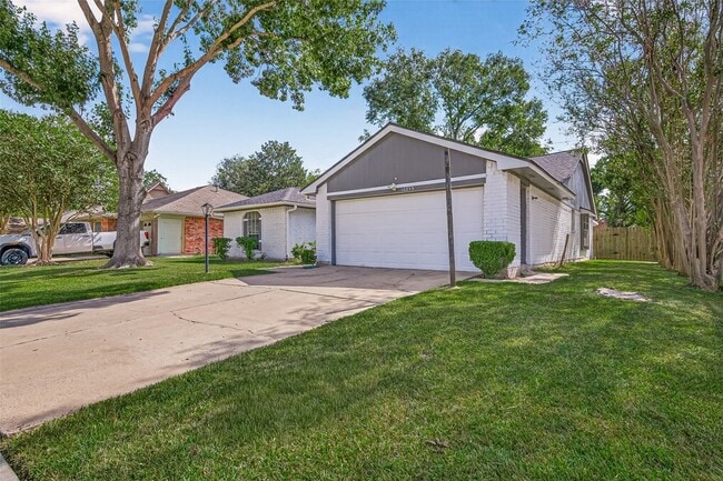 Building Photo - 16355 Sierra Grande Dr