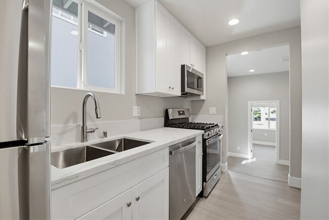 Building Photo - 54TH STREET 2985-2987 FRONT UNITS