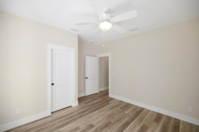 Building Photo - 119 Spruce St