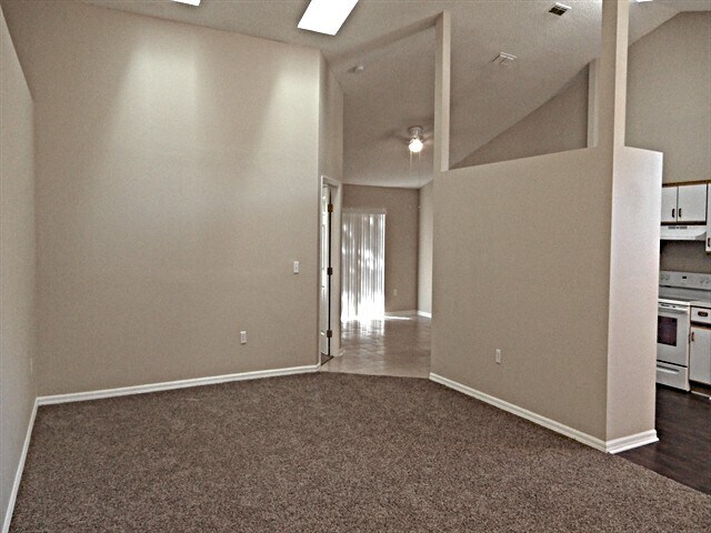 Building Photo - 555 Whiskey Creek Ct