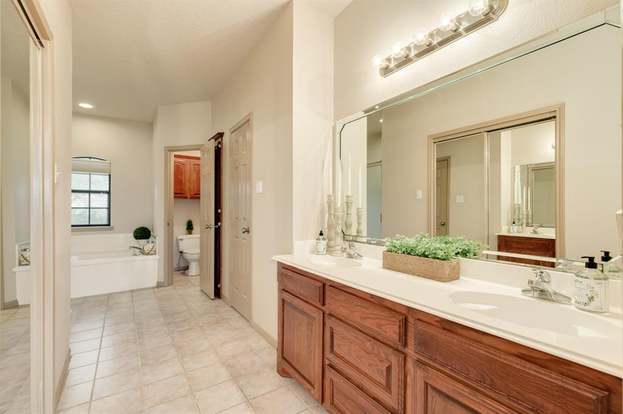 Building Photo - 112 Portulaca St