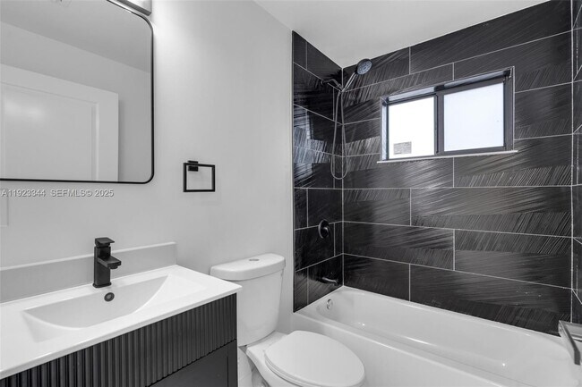 Building Photo - 1411 NW 40th St