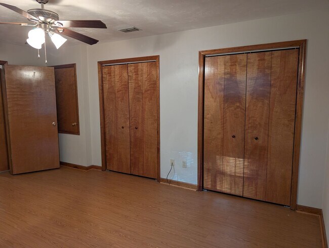 Building Photo - 8790-8793 Louvinia Way