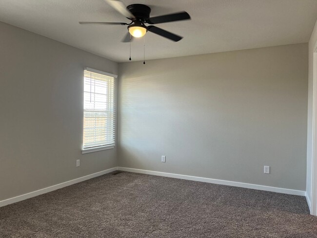 Building Photo - Where Convenience Meets Luxury.