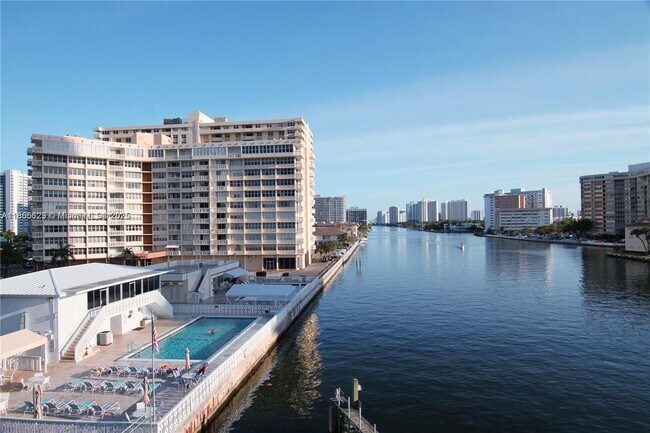 Building Photo - 1801 S Ocean Dr