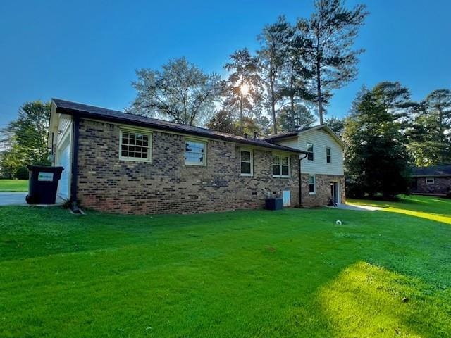 Building Photo - 2739 White Oak Ln