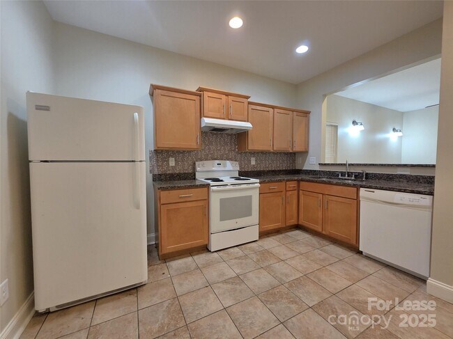 Primary Photo - 108 Maple Ave NW