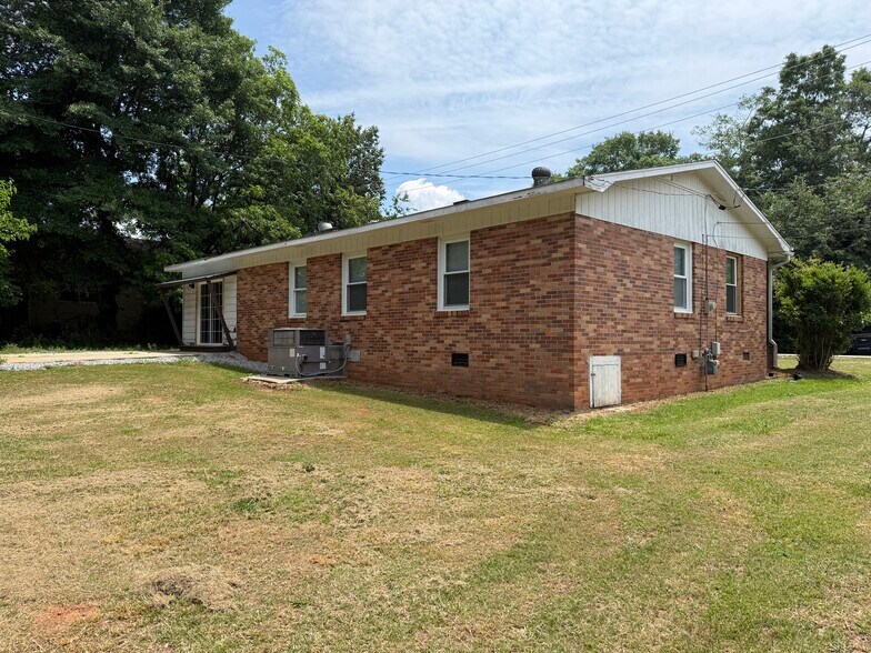 Rear - 110 Gilliland Ave