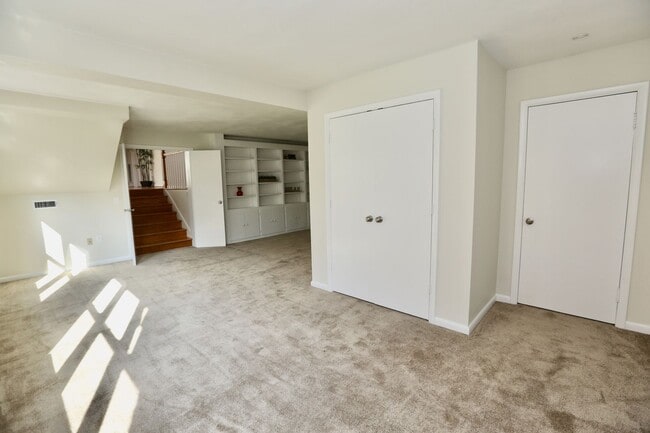 Building Photo - Ready 02-23-26!! Reserved Parking, Pet Friendly - Centrally Located Near Several Bases & Intersta...