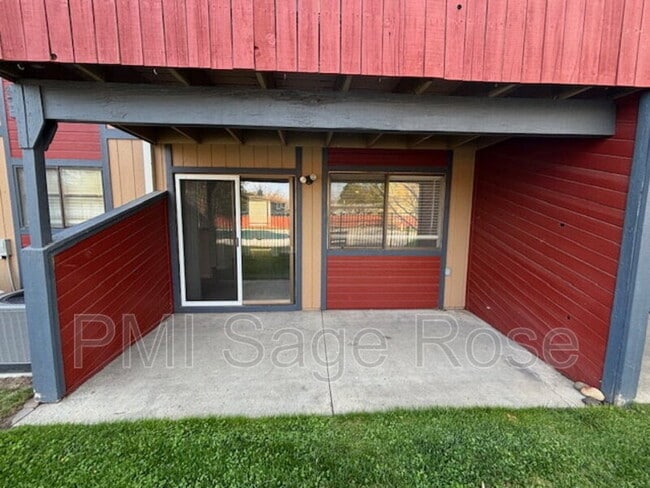 Building Photo - 3192 Bristle Branch Dr