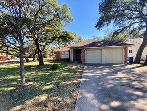 Building Photo - Gorgeous 3 bed 2 bath Single Story Home in Austin!!!