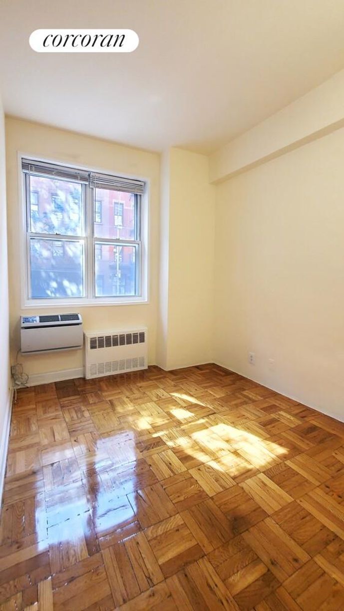 Building Photo - 401 W 56th St