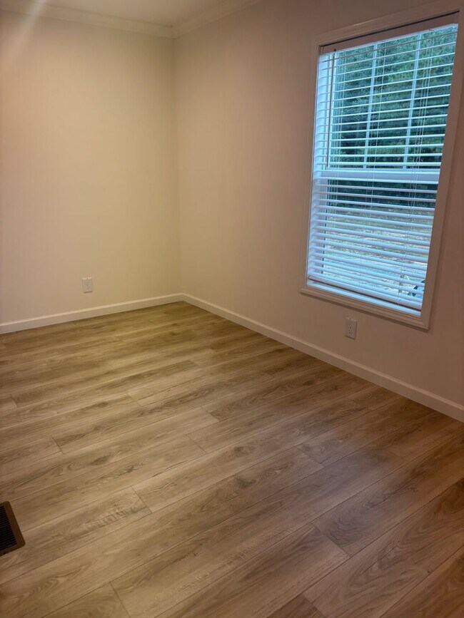 Building Photo - Liberty Pines Mobile Home Community, Raeford, NC