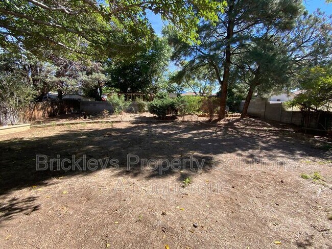 Building Photo - 2440 Algodones St NE