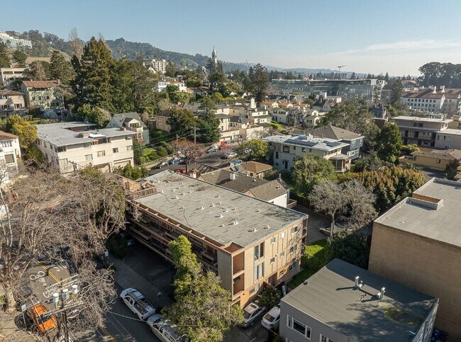 Building Photo - 1700 Spruce St