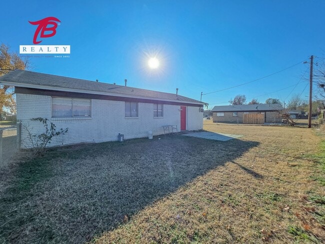 Building Photo - 7101 NW 20th St