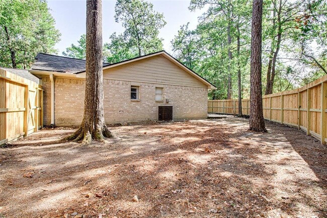 Building Photo - 4 Brentwood Oaks Ct