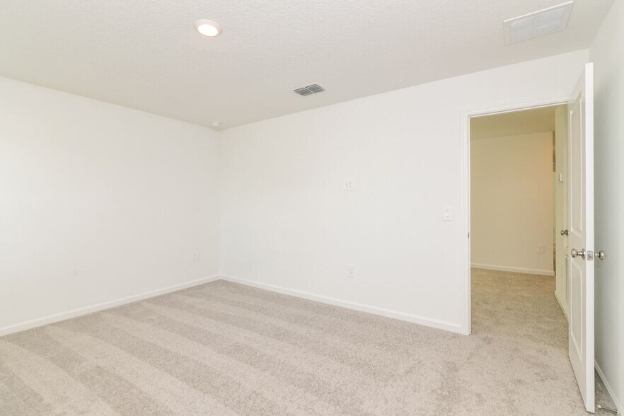 Building Photo - 4636 Hikers Dr