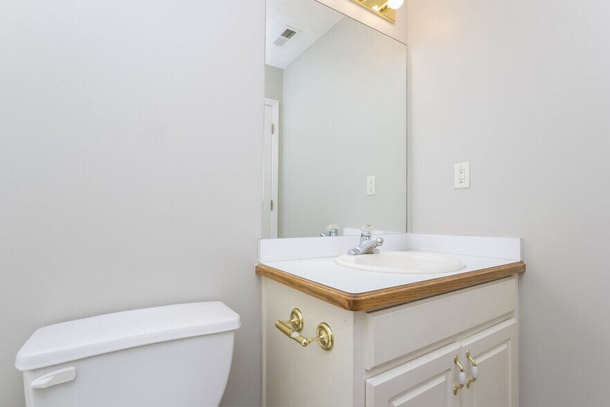 Building Photo - 761 Simon Park Cir