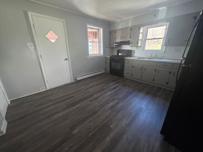 Building Photo - 30-32 Willow Street