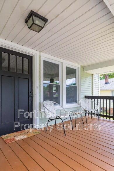 Building Photo - 913 Hutton St