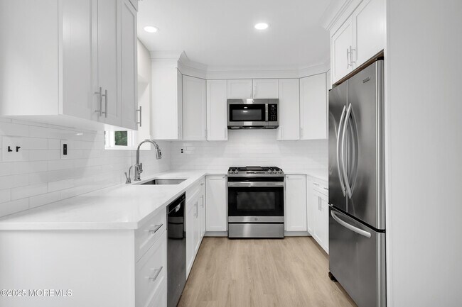 Building Photo - 65 E River Rd