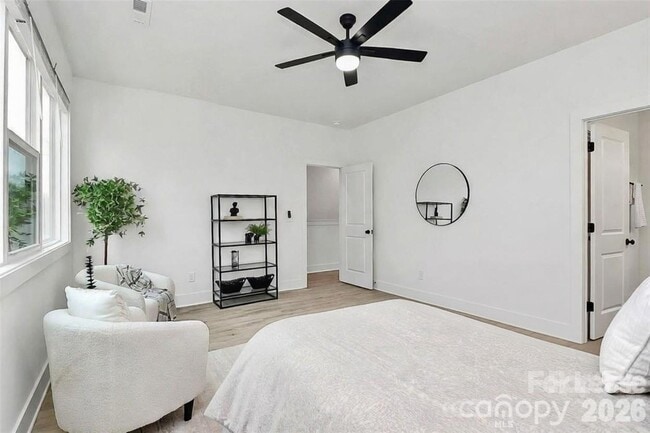 Building Photo - 3432 Brookshire Blvd