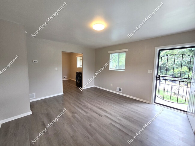 Building Photo - 2762 Palm Dr