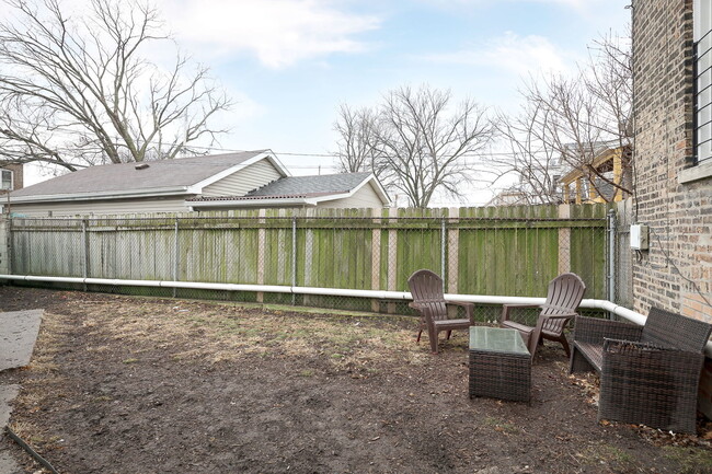 Building Photo - 1263 N Springfield Ave