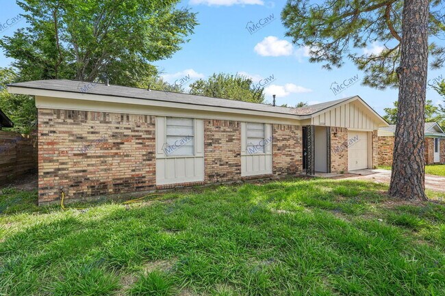 Building Photo - 12212 Duchess Dr