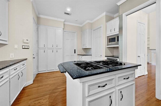 Building Photo - 1018 Nantucket Dr