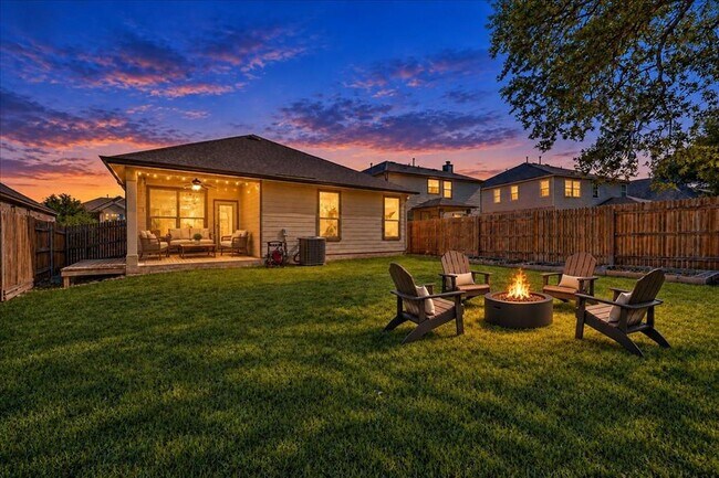 Building Photo - 1020 Clove Hitch Dr