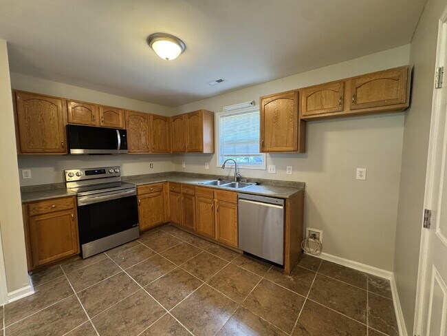 Building Photo - 404 Faulkner Dr